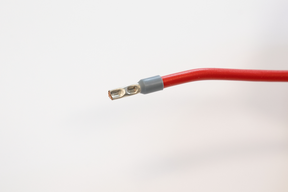 Tijeras electricista XL | gran diámetro de empuñadura para manos pequeñas y grandes que permite la máxima transmisión de potencia y un uso seguro