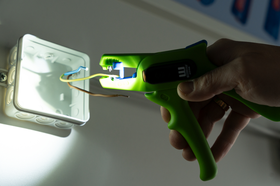 Set Tenaza Pelacables No. 5 Green Line LED