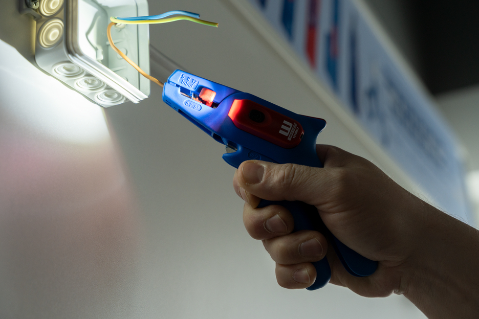 Set Tenaza Pelacables No. 5 LED